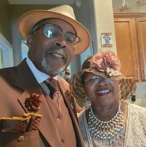 Meet your Posher, Elaine